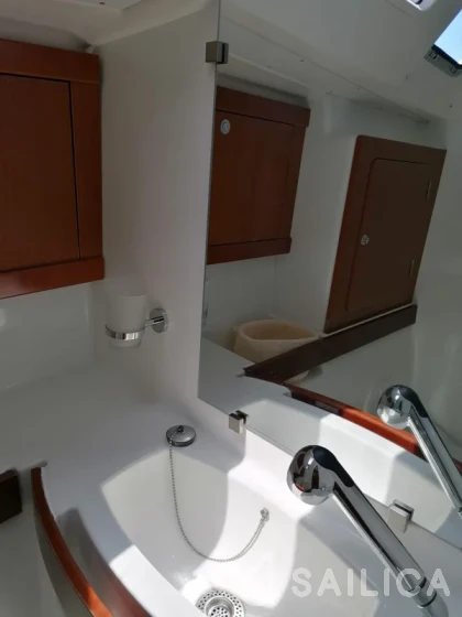 Oceanis 46 - Yacht Charter Sailica
