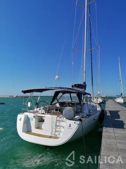 Oceanis 46 - Yacht Charter Sailica
