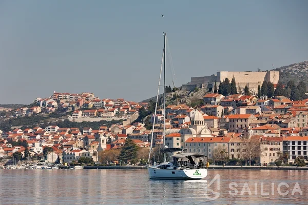 Elan 40 Impression - Yacht Charter Sailica