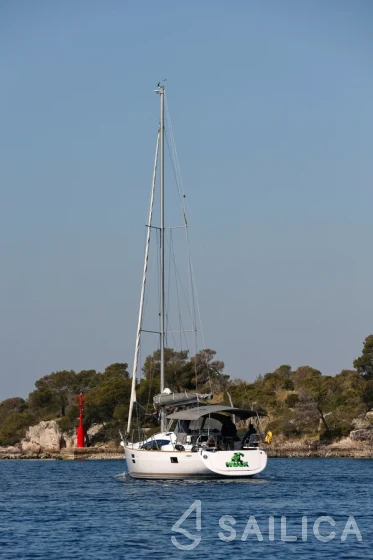 Elan 40 Impression - Yacht Charter Sailica