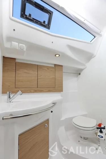 Elan 40 Impression - Yacht Charter Sailica