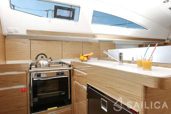 Elan 40 Impression - Yacht Charter Sailica