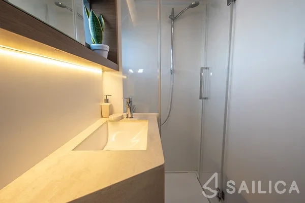 Lagoon 50 - Yacht Charter Sailica