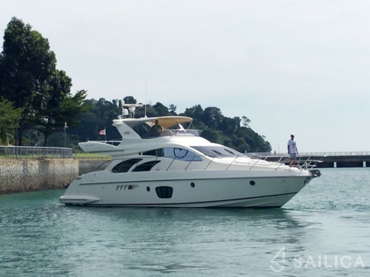 Azimut 55 - Yacht Charter Sailica
