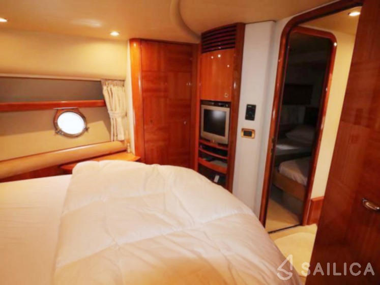 Azimut 55 - Yacht Charter Sailica