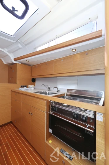 Dufour 430 Grand Large - Yacht Charter Sailica