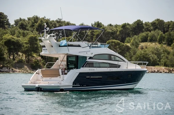 Fairline Squadron 42 - Yacht Charter Sailica