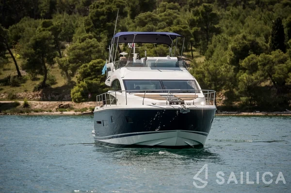 Fairline Squadron 42 - Yacht Charter Sailica