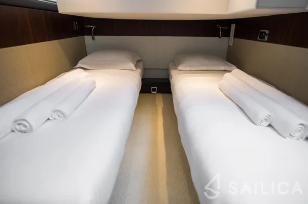 Fairline Squadron 42 - Yacht Charter Sailica