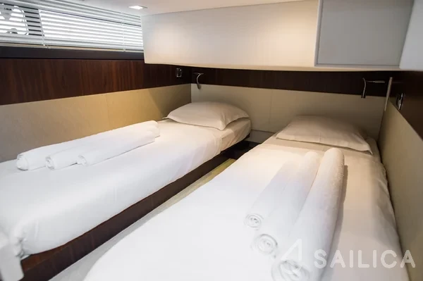 Fairline Squadron 42 - Yacht Charter Sailica