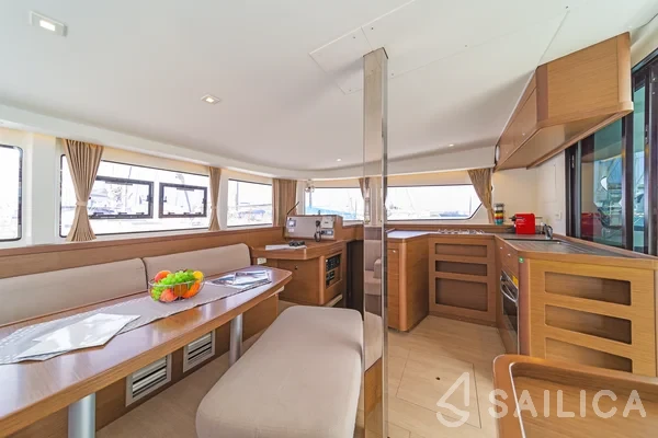 Lagoon 42 - Yacht Charter Sailica
