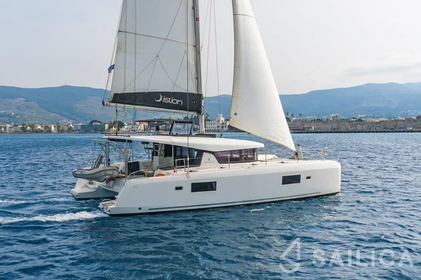 Lagoon 42 - Yacht Charter Sailica