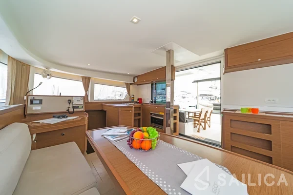 Lagoon 42 - Yacht Charter Sailica