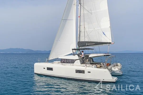 Lagoon 42 - Yacht Charter Sailica
