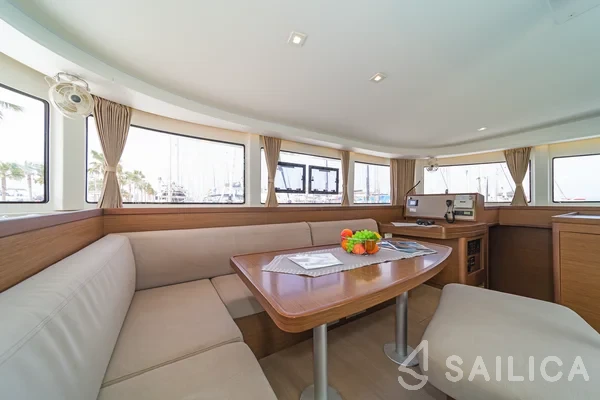 Lagoon 42 - Yacht Charter Sailica