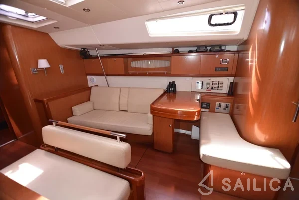 Oceanis 54 - Yacht Charter Sailica