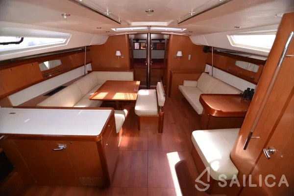 Oceanis 54 - Yacht Charter Sailica