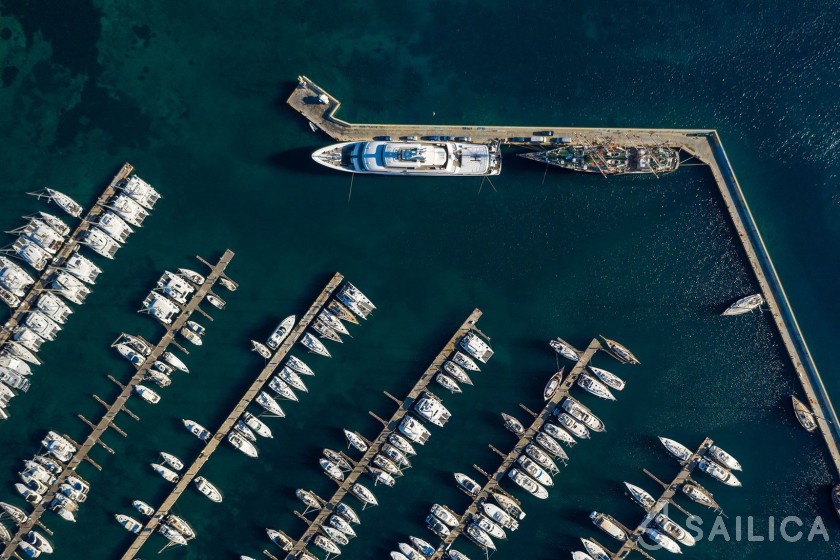 Lagoon 52 - Yacht Charter Sailica