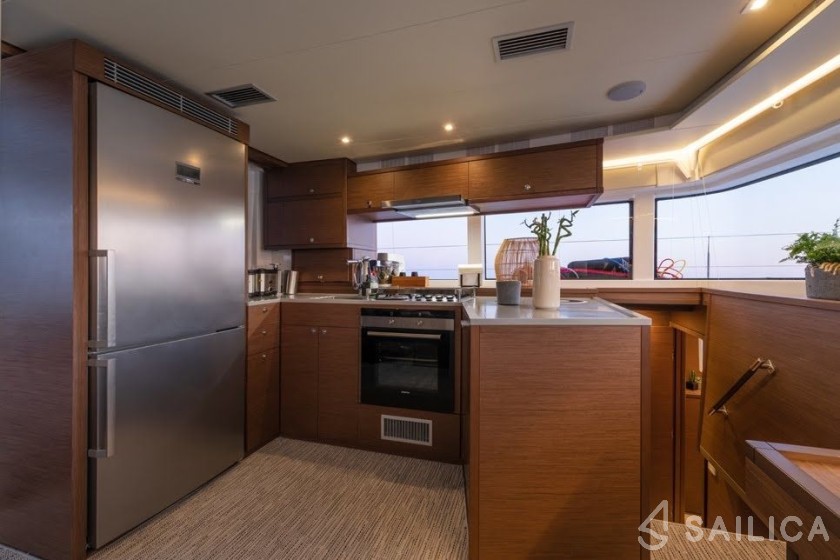 Lagoon 52 - Yacht Charter Sailica