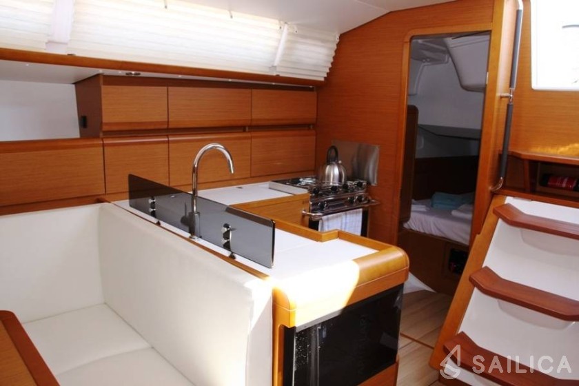 Sun Odyssey 439 - Yacht Charter Sailica