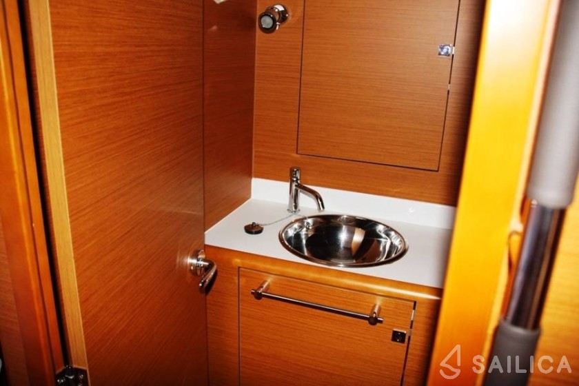 Sun Odyssey 439 - Yacht Charter Sailica