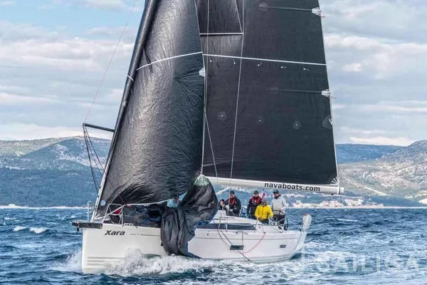 X 4-3 - Yacht Charter Sailica