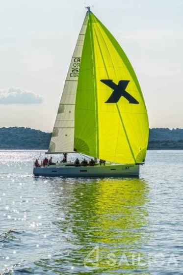 X 4-3 - Yacht Charter Sailica