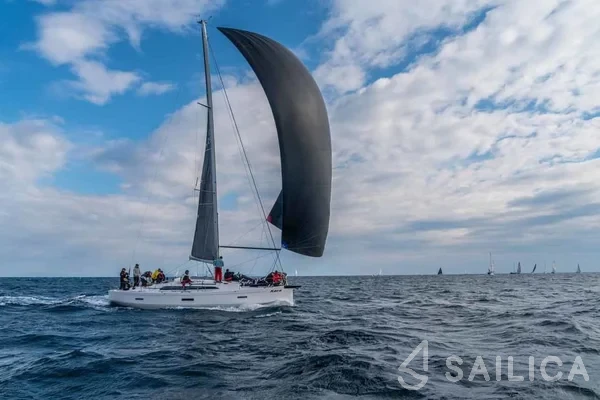 X 4-3 - Yacht Charter Sailica