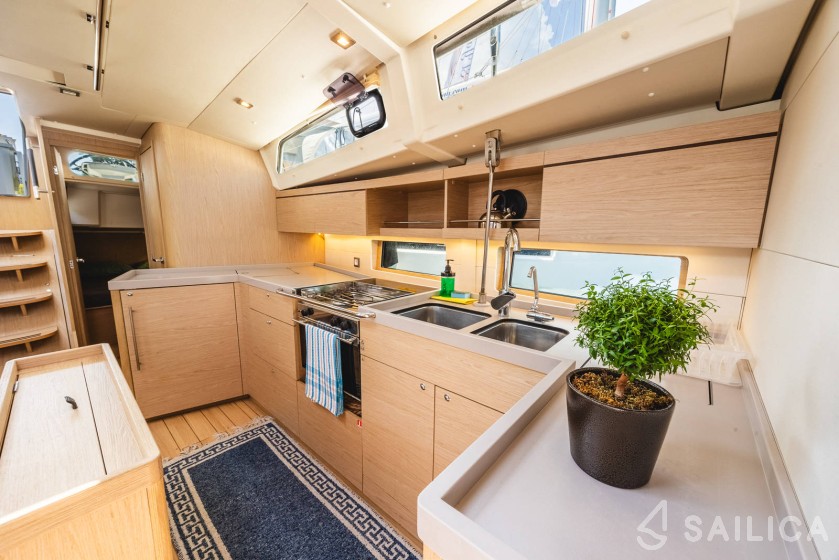 Oceanis 46.1 - Yacht Charter Sailica