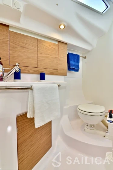Elan 40 Impression - Yacht Charter Sailica