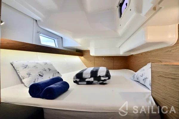 Elan 40 Impression - Yacht Charter Sailica