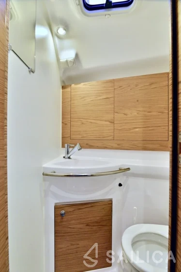 Elan 40 Impression - Yacht Charter Sailica