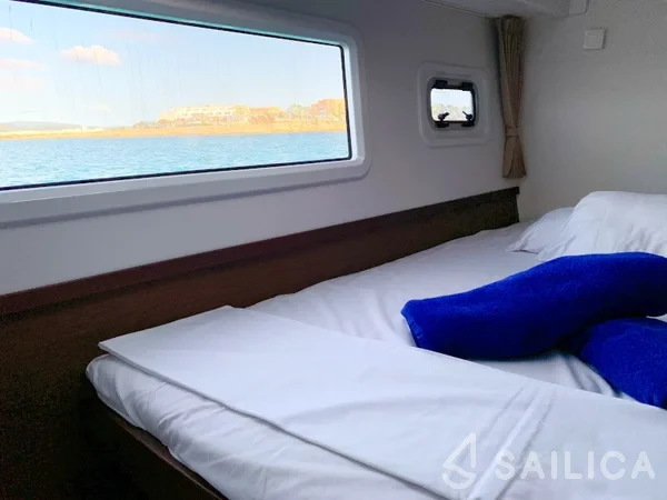 Lagoon 42 - Yacht Charter Sailica