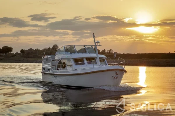 Grand Sturdy 35.0 AC - Yacht Charter Sailica