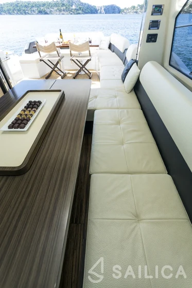 Azimut 55 - Yacht Charter Sailica