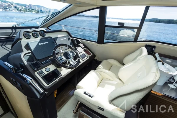 Azimut 55 - Yacht Charter Sailica