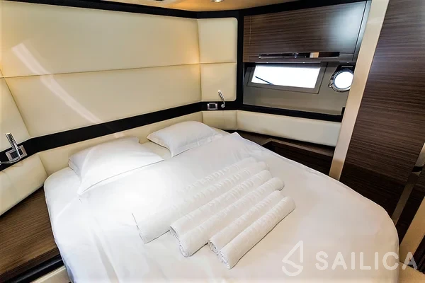 Azimut 55 - Yacht Charter Sailica