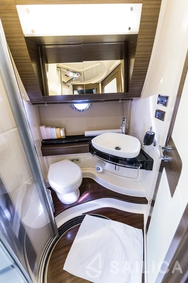 Azimut 55 - Yacht Charter Sailica