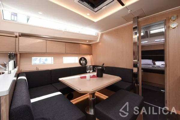 Bavaria C50 Style - 3 + 1 cab. - Yacht Charter Sailica