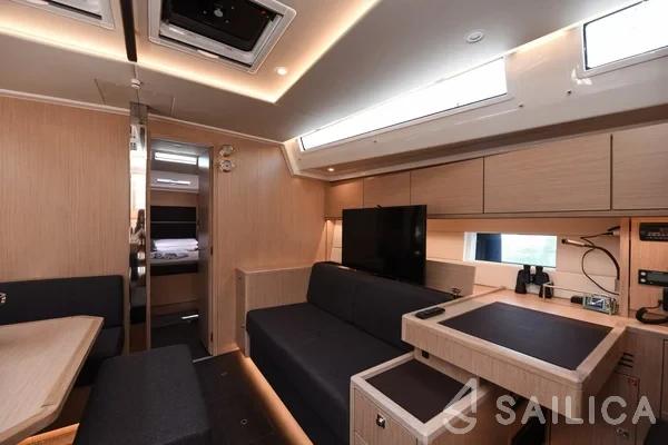Bavaria C50 Style - 3 + 1 cab. - Yacht Charter Sailica