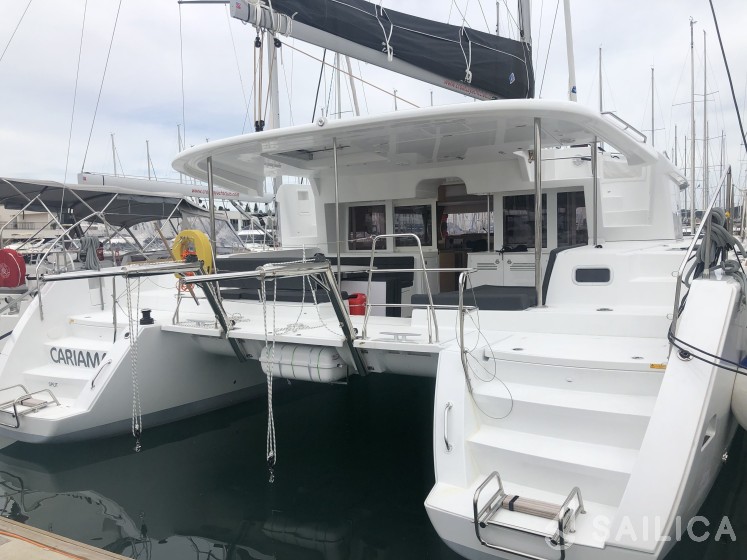 Lagoon 450  Flybridge - Yacht Charter Sailica