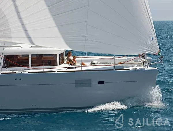 Lagoon 450  Flybridge - Yacht Charter Sailica