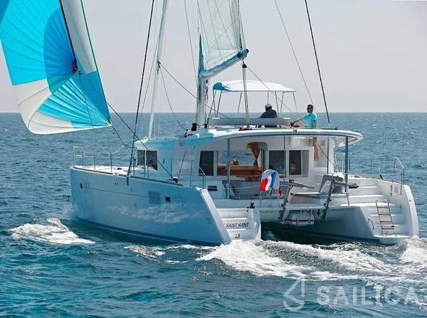 Lagoon 450  Flybridge - Yacht Charter Sailica