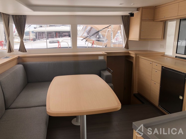 Lagoon 450  Flybridge - Yacht Charter Sailica