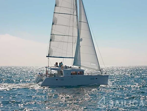Lagoon 450  Flybridge - Yacht Charter Sailica
