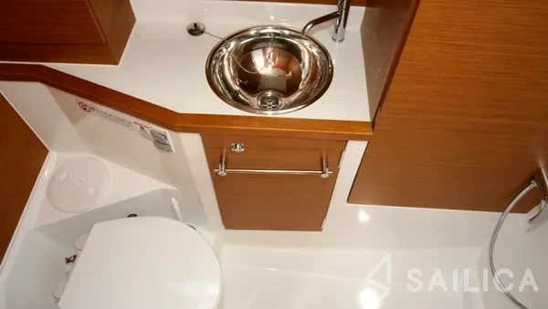 Sun Odyssey 389 - Yacht Charter Sailica