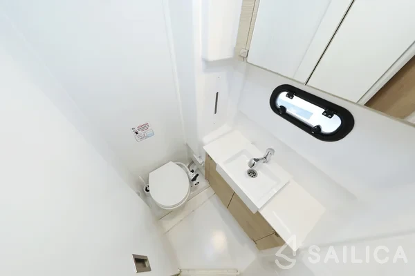 Bali 4.1 - Yacht Charter Sailica