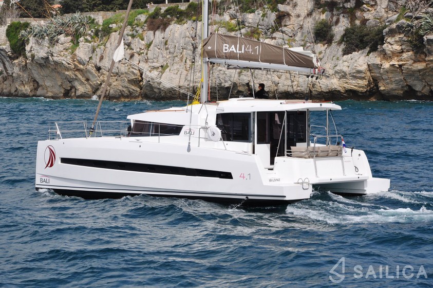 Bali 4.1 - Yacht Charter Sailica
