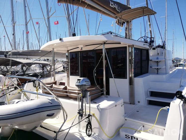 Bali 4.1 - Yacht Charter Sailica