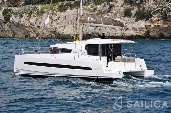 Bali 4.1 - Yacht Charter Sailica